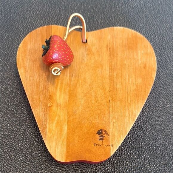 Tree-Spirit Strawberry Shaped Wooden Cutting Board with Strawberry Hook - Picture 1 of 7